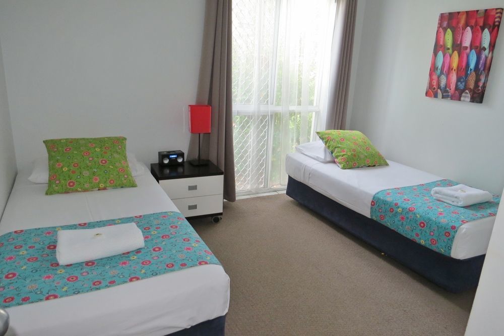מקיי The Shores Holiday Apartments מראה חיצוני תמונה
