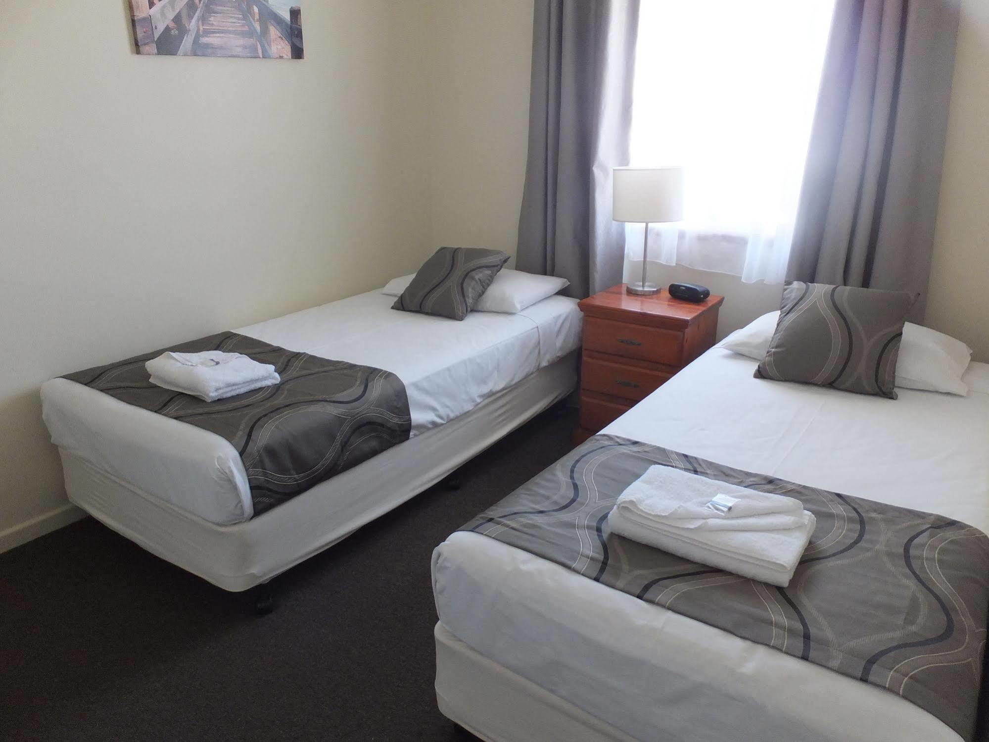 מקיי The Shores Holiday Apartments מראה חיצוני תמונה