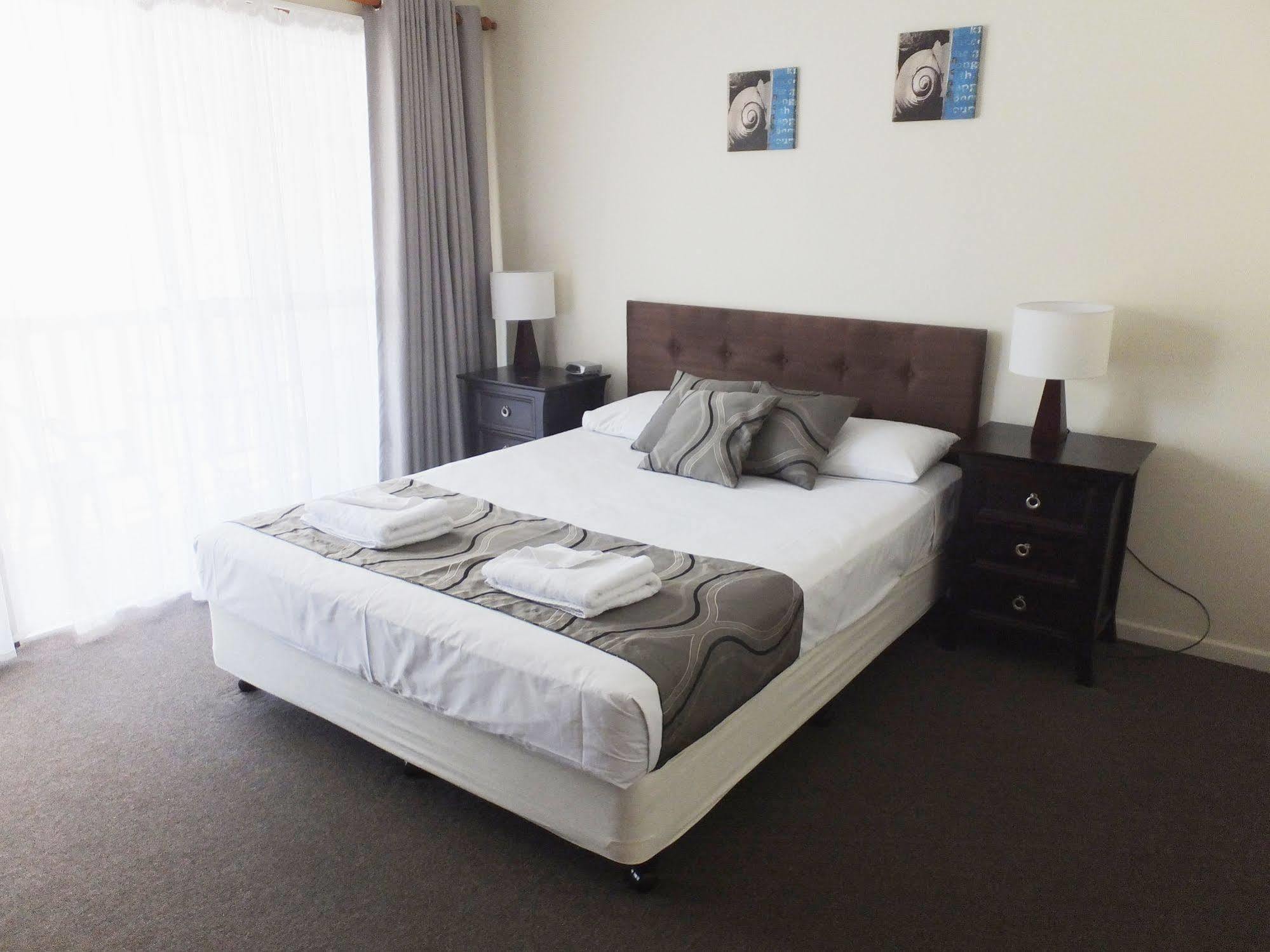 מקיי The Shores Holiday Apartments מראה חיצוני תמונה